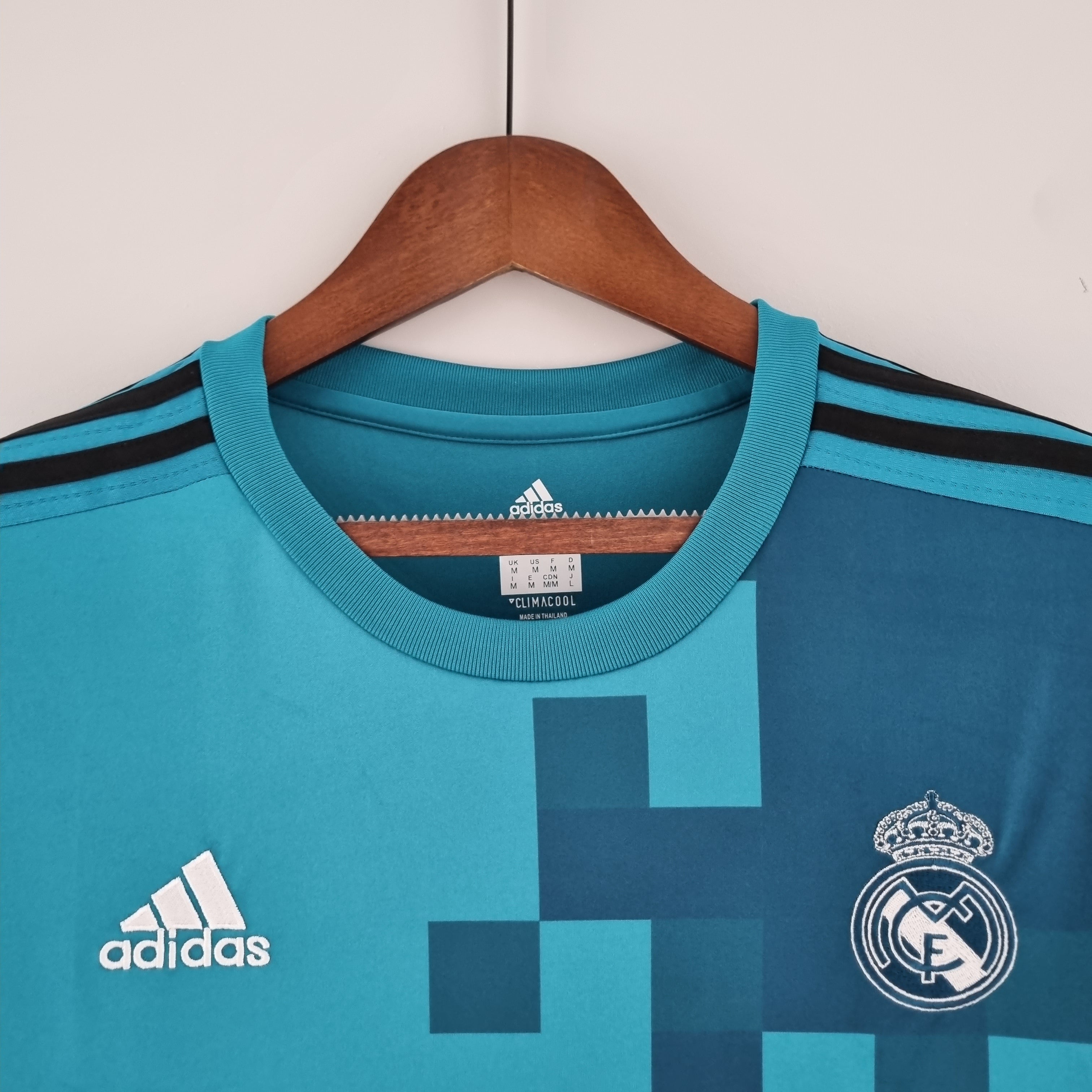 17/18 Real Madrid Retro Jersey - Long Sleeve