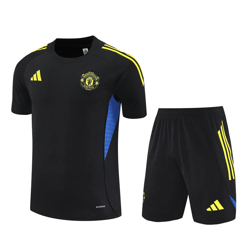 25/26 Manchester United Training Kit  – Shirt & Shorts