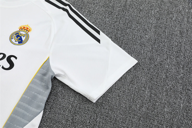 25/26 Real Madrid Training Kit  – Shirt & Shorts