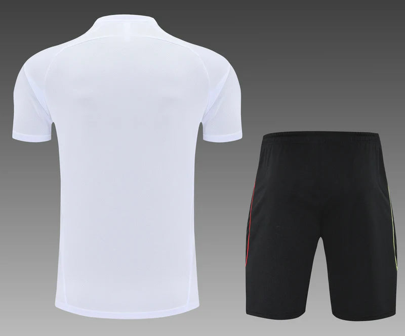 25/26 Juventus Training Kit  – Shirt & Shorts