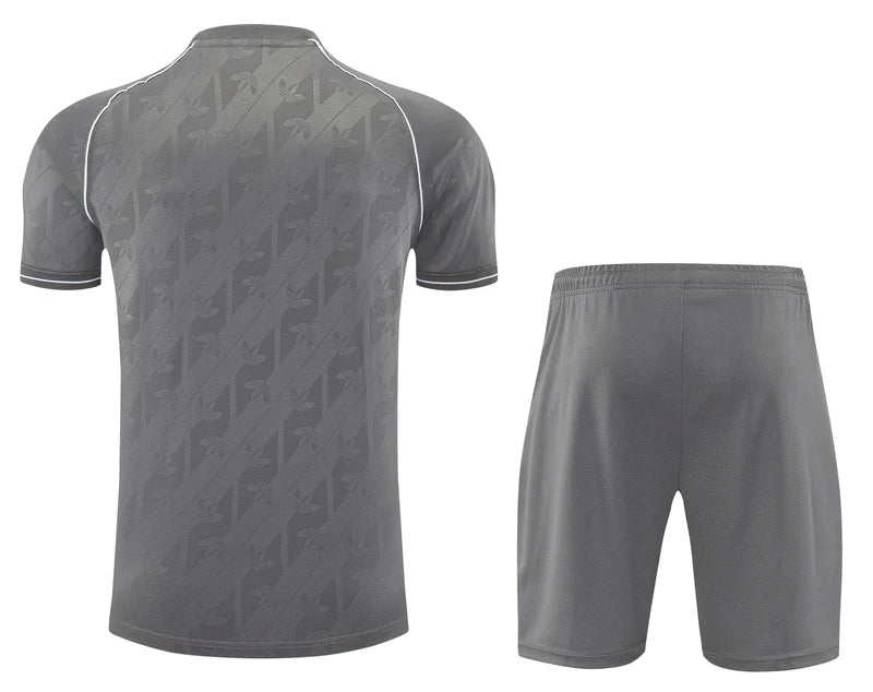 25/26 Real Madrid Training Kit  – Shirt & Shorts