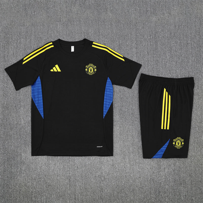 25/26 Manchester United Training Kit  – Shirt & Shorts